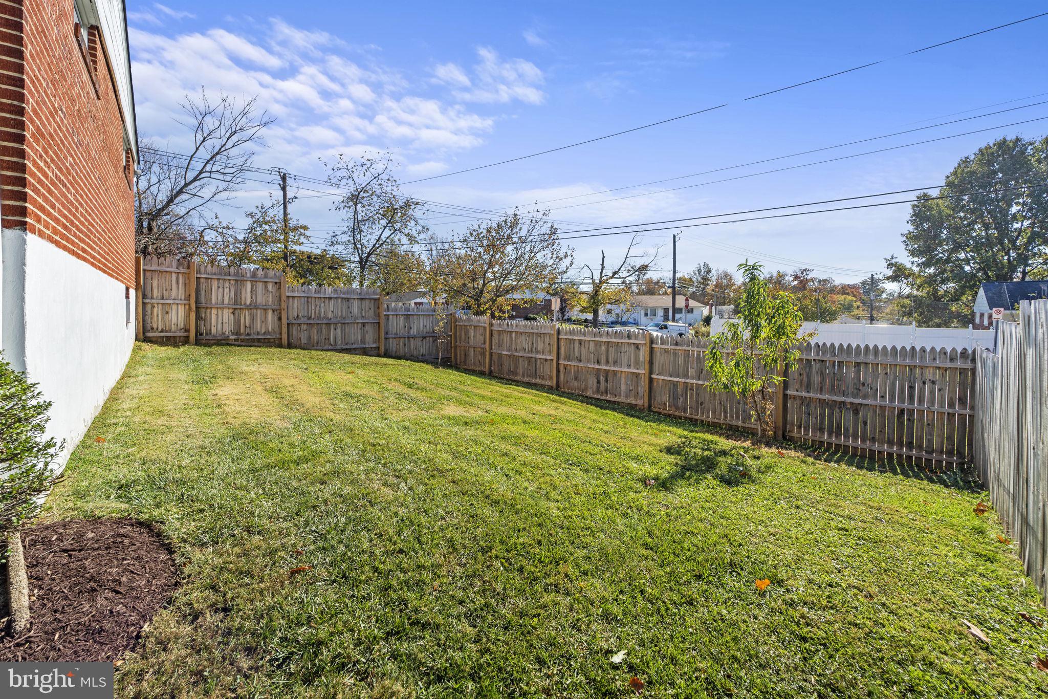 12118 Livingston Street Silver Spring, MD 20902 - Photo 39 of 42 Fully fenced side yard