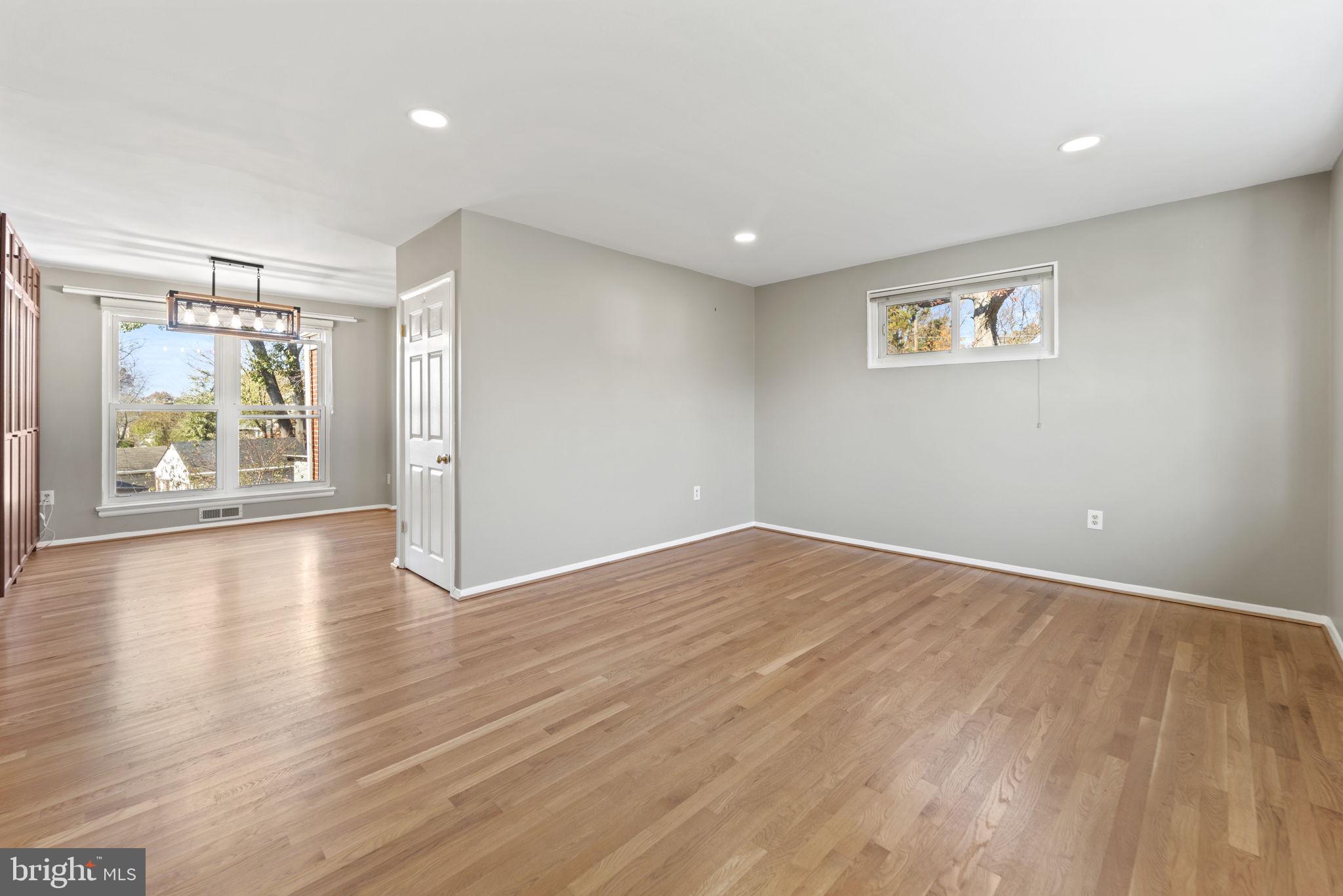 12118 Livingston Street Silver Spring, MD 20902 - Photo 4 of 42 Living/Family room