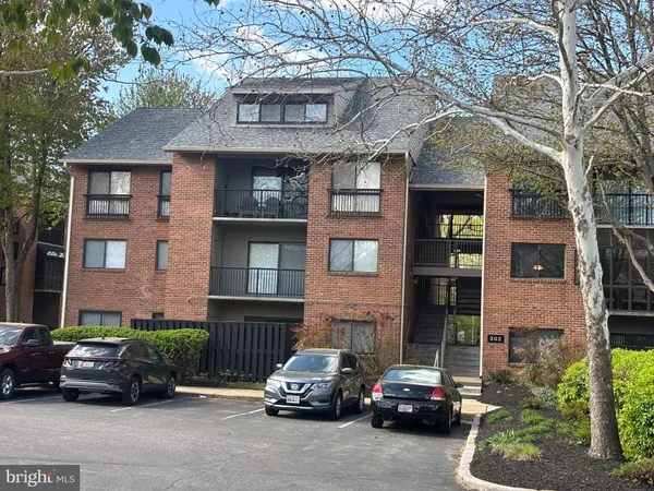 $2,000 | 302 Hilltop Lane, Unit E, Annapolis, MD 21403