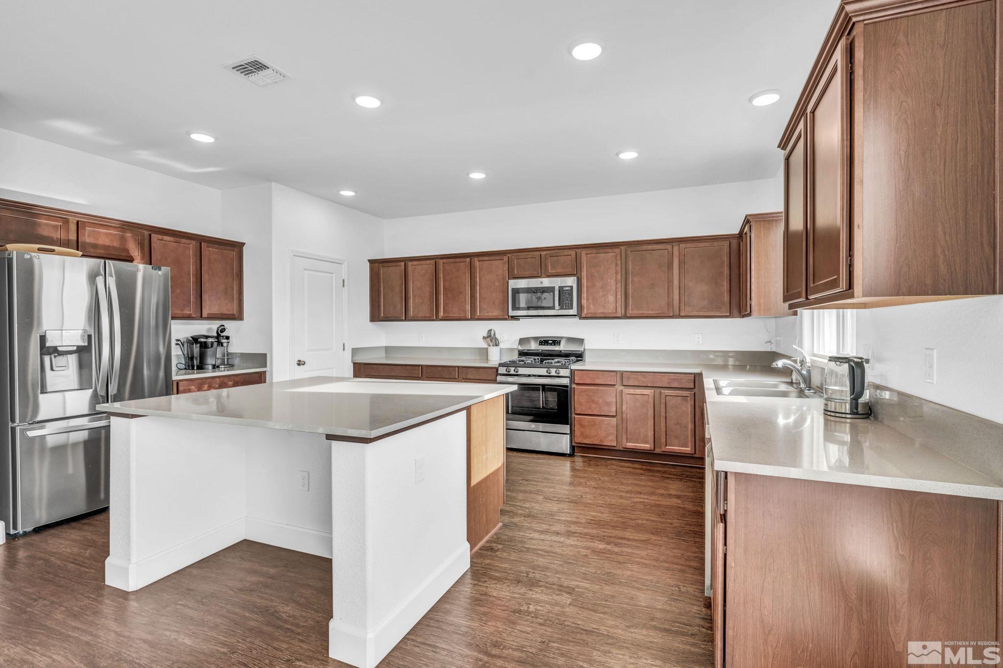 9429 Cape Drive Reno, NV 89506 - Photo 5 of 18 Photo 5