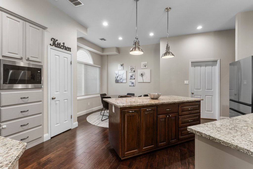 6913 Auckland Drive Austin, TX 78749 - Photo 11 of 39