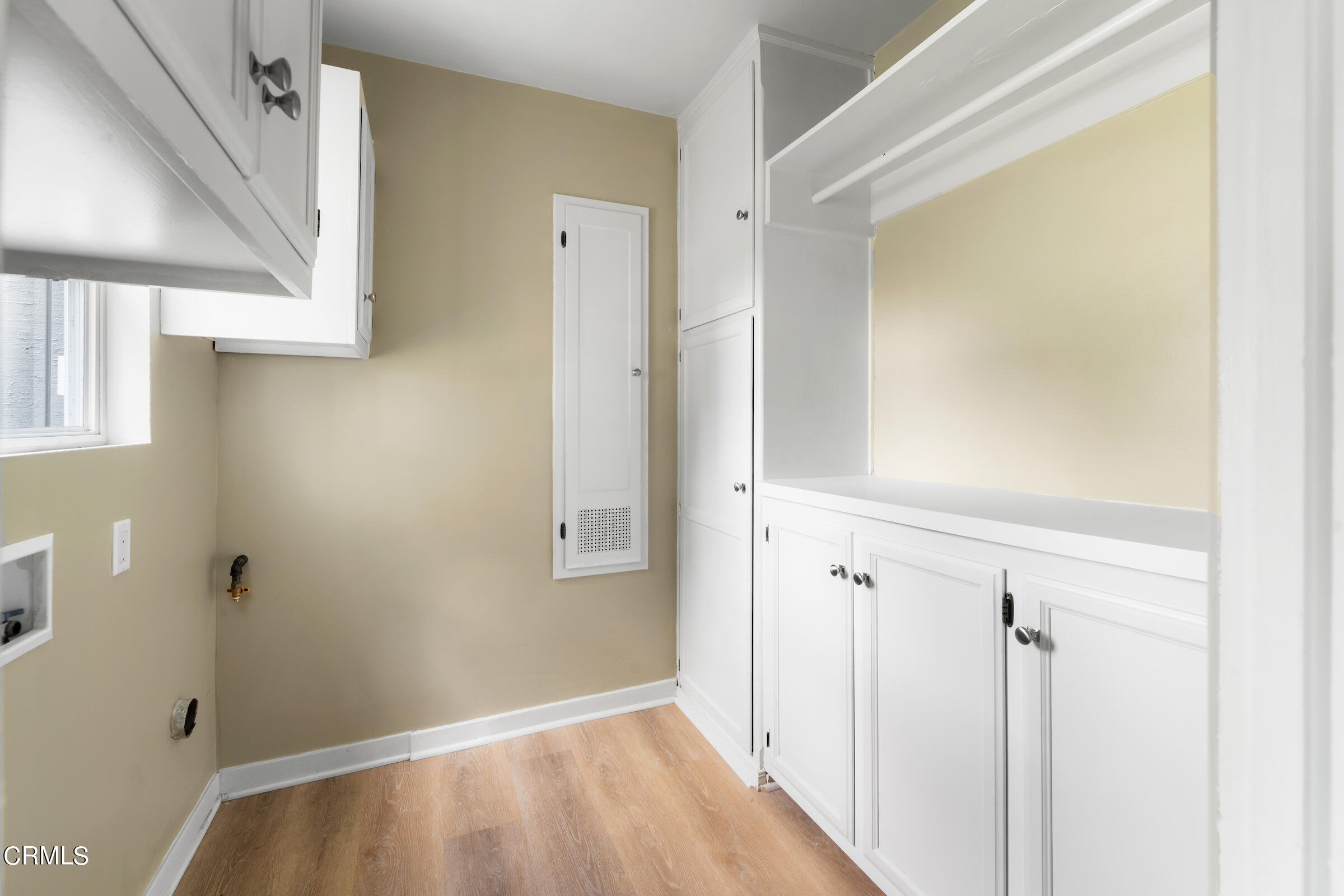 1673 Coolidge Avenue Altadena, CA 91001 - Photo 33 of 59 a view of a hallway with wooden floor and entryway