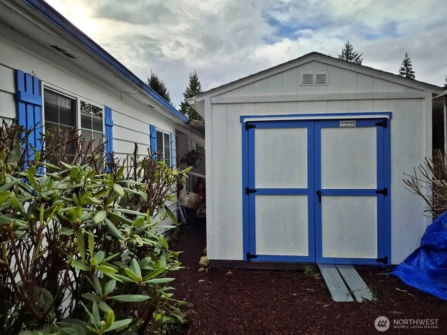 $169,900 | 16300 State Highway, Unit 50, Poulsbo, WA 98370