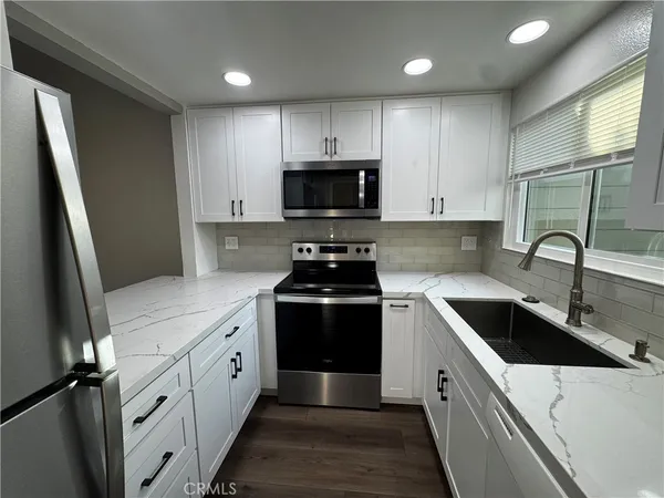 $2,700 | 26312 Los Viveros, Unit F, Mission Viejo, CA 92691