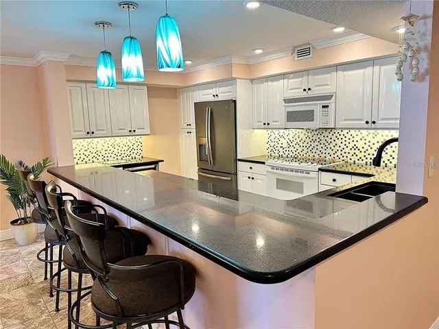 $3,800 | 1460 Gulf Boulevard, Unit 912, Clearwater Beach, FL 33767