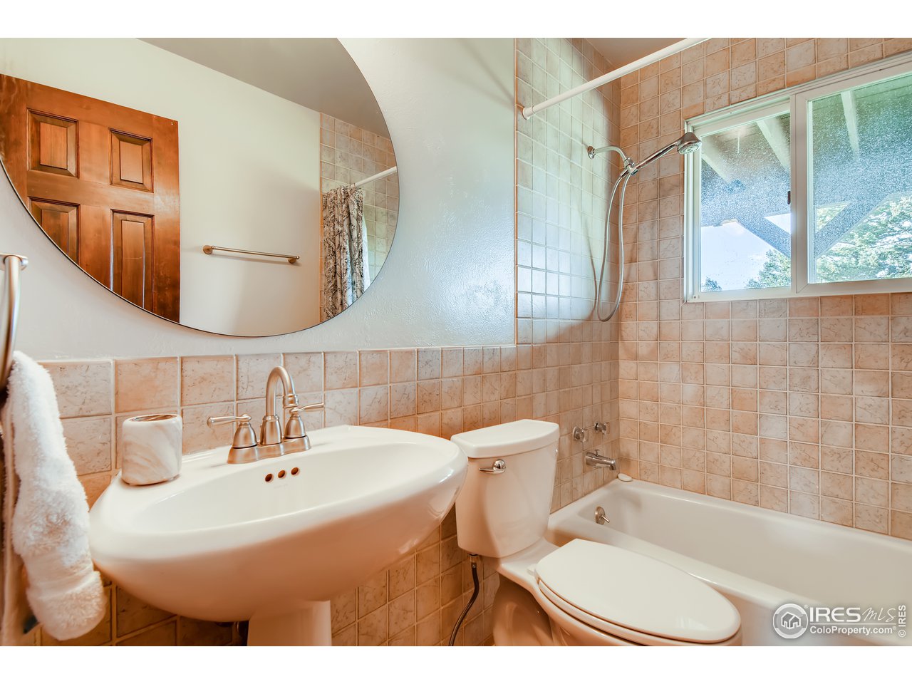 1069 Brook Road Boulder, CO 80302 - Photo 19 of 38 Downstairs bathroom