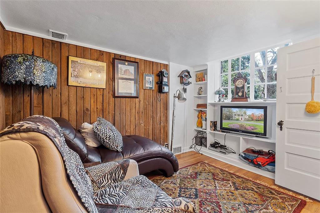 1326 Washington Road Pittsburgh, PA 15228 - Photo 21 of 25 Gallery Image 21