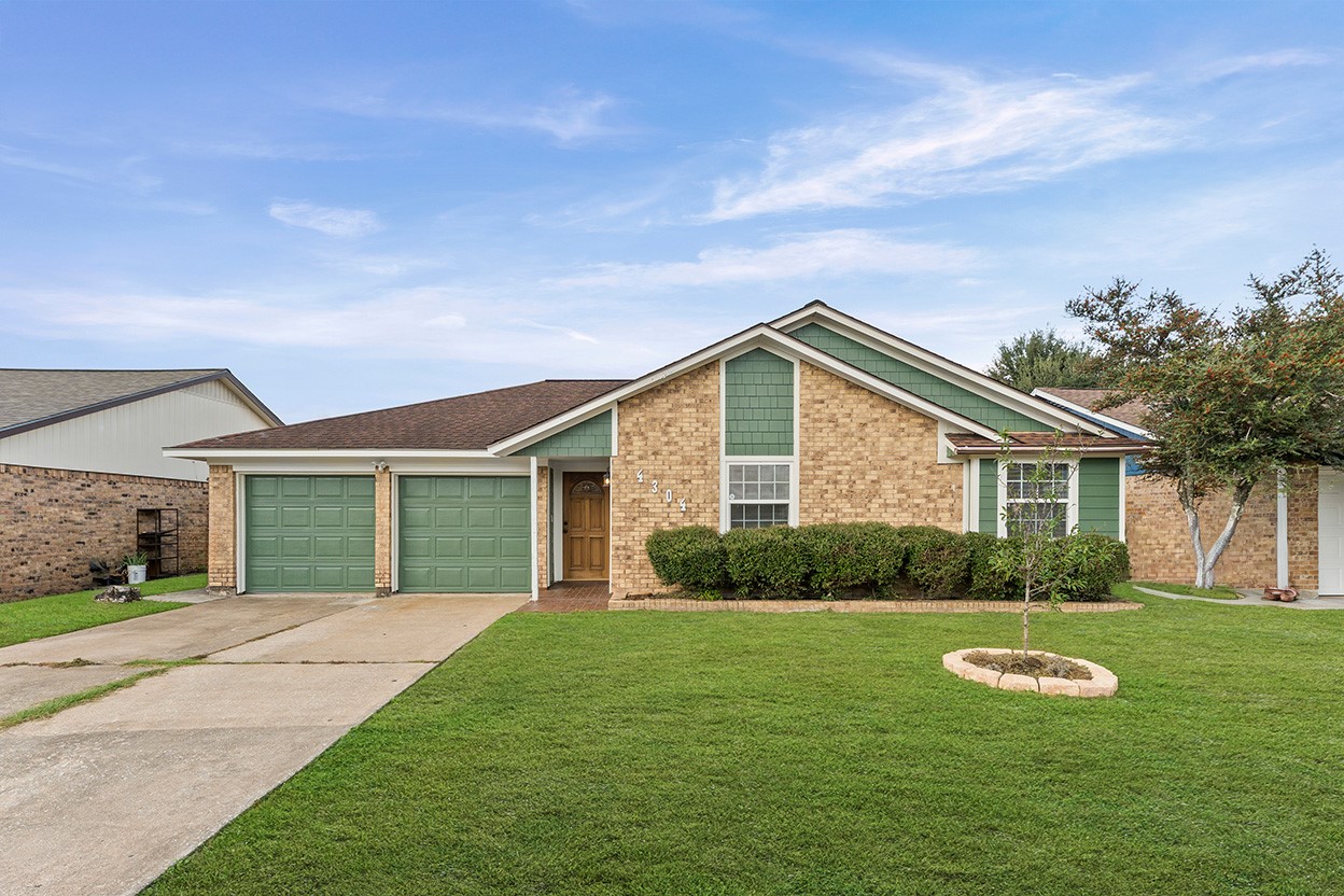 4304 Fairway Street Pasadena, TX 77505 - Photo 2 of 18