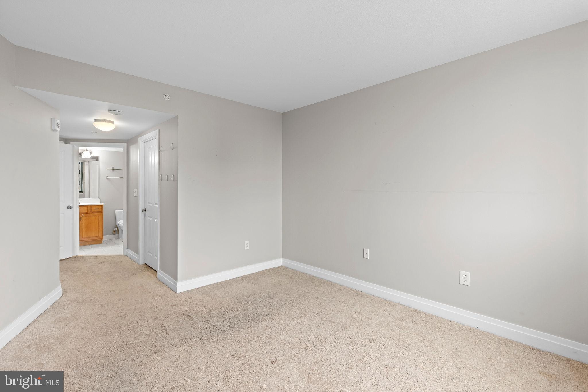 414 Water Street, Unit 1109 Baltimore, MD 21202 - Photo 15 of 33