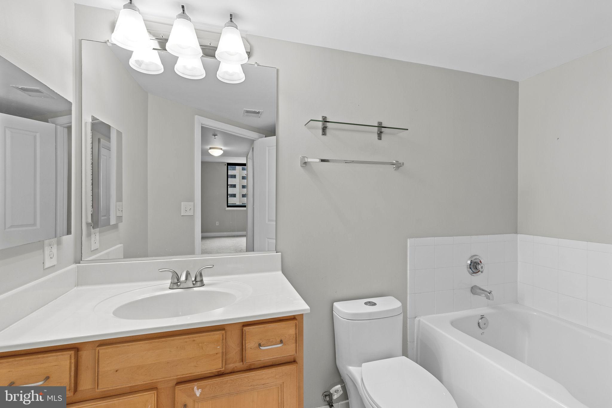 414 Water Street, Unit 1109 Baltimore, MD 21202 - Photo 16 of 33