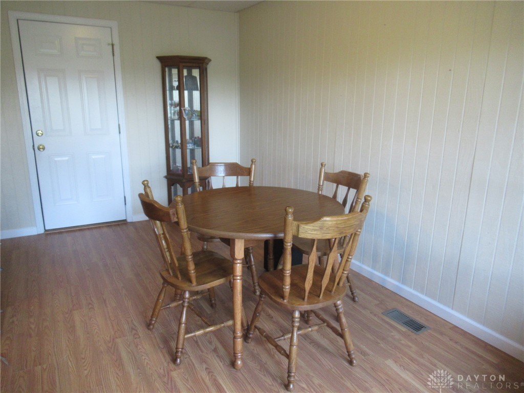 2325 Willow Road Springfield, OH 45502 - Photo 6 of 13 Dining room