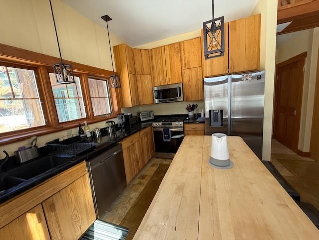 150 Woodcrest Springfield, NH 03284 - Photo 3 of 16