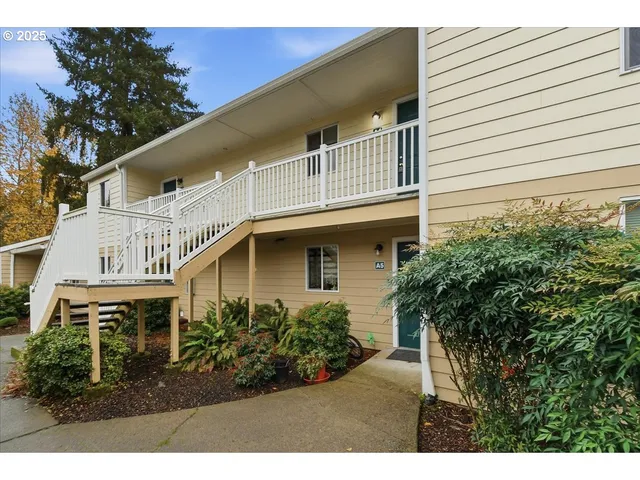 $259,500 | 13216 Northeast Salmon Creek Avenue, Unit A4, Vancouver, WA 98686