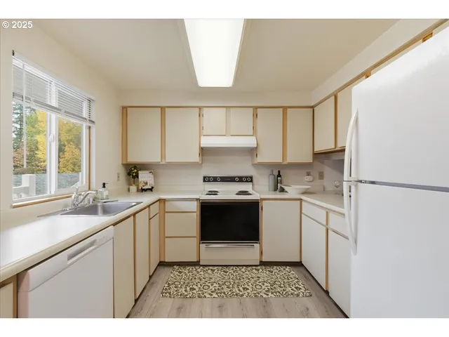 $259,500 | 13216 Northeast Salmon Creek Avenue, Unit A4, Vancouver, WA 98686