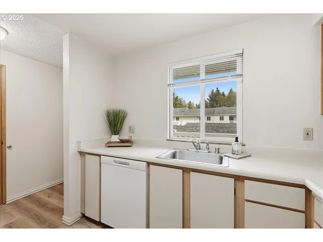 $259,500 | 13216 Northeast Salmon Creek Avenue, Unit A4, Vancouver, WA 98686