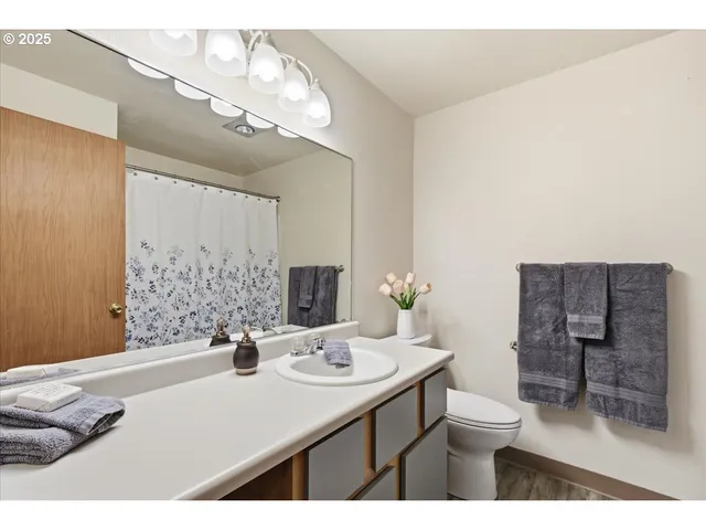 $259,500 | 13216 Northeast Salmon Creek Avenue, Unit A4, Vancouver, WA 98686