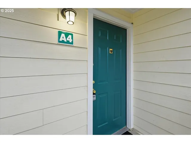 $259,500 | 13216 Northeast Salmon Creek Avenue, Unit A4, Vancouver, WA 98686