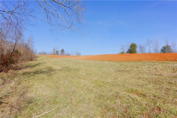 $189,900 | 6 Roby Fulk Road, Pinnacle, NC 27043