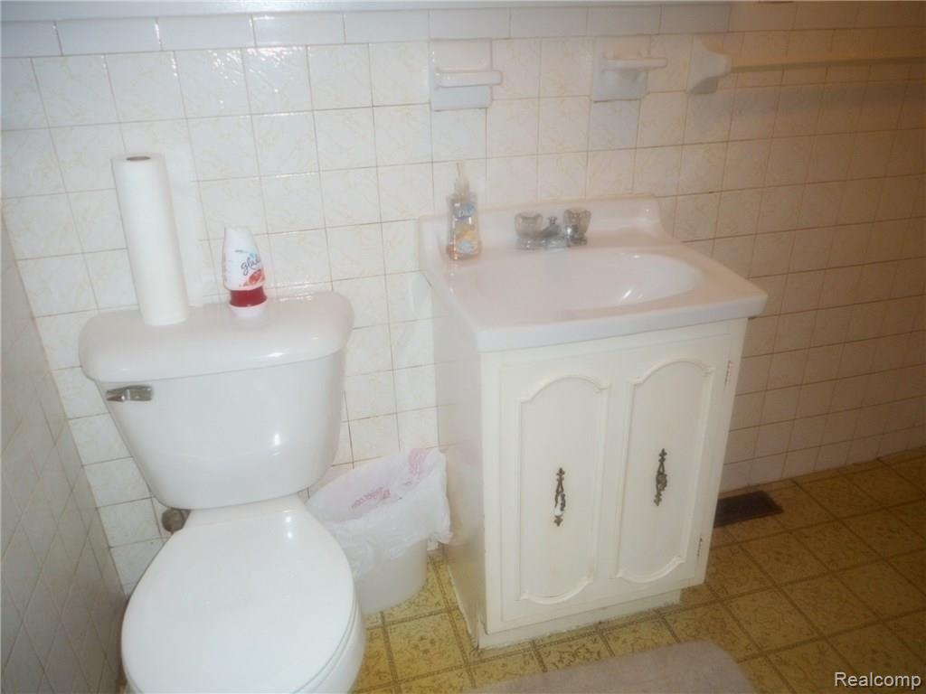 10250 Pardee Road Taylor, MI 48180 - Photo 48 of 58 FULL BATH
