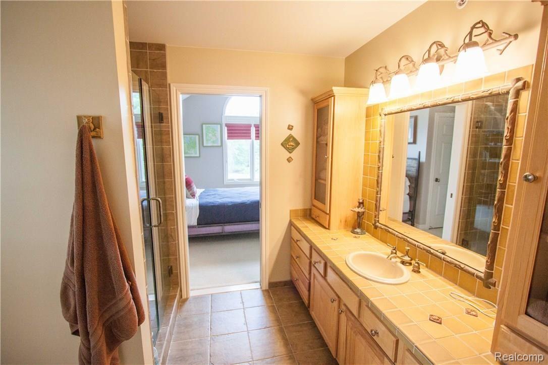 690 Sheldon Court Rochester, MI 48306 - Photo 28 of 46 Jack and Jill