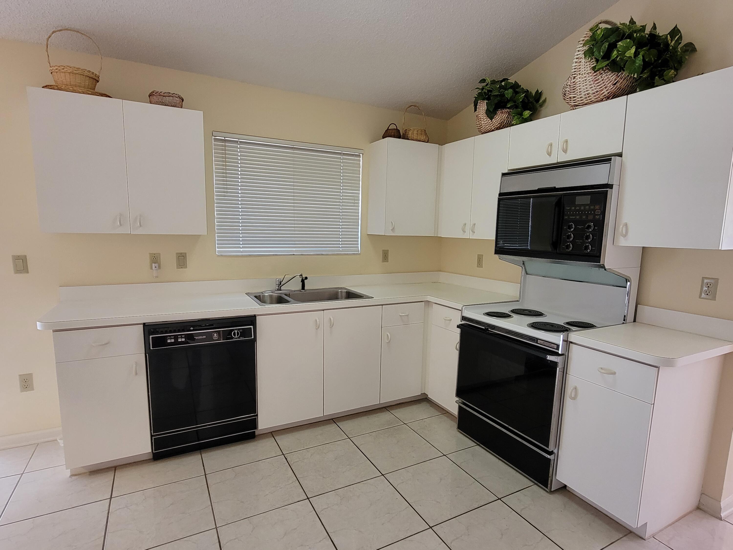 7240 Via Palomar Boca Raton, FL 33433 - Photo 18 of 25 20210522_151423
