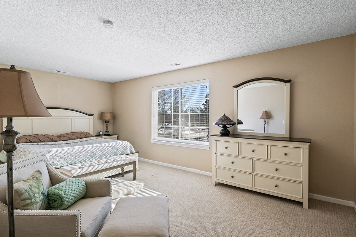 520 Biesterfield Road, Unit 213D Elk Grove Village, IL 60007 - Photo 17 of 26