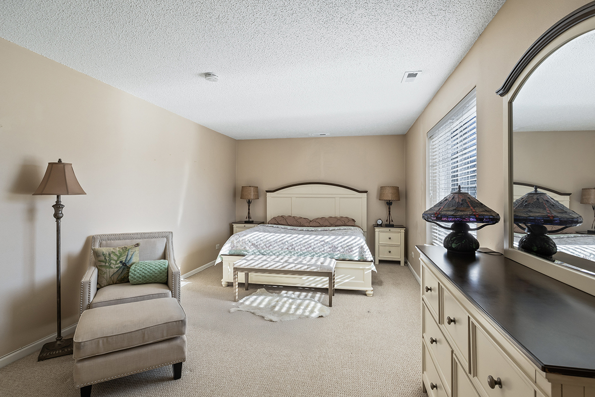 520 Biesterfield Road, Unit 213D Elk Grove Village, IL 60007 - Photo 18 of 26