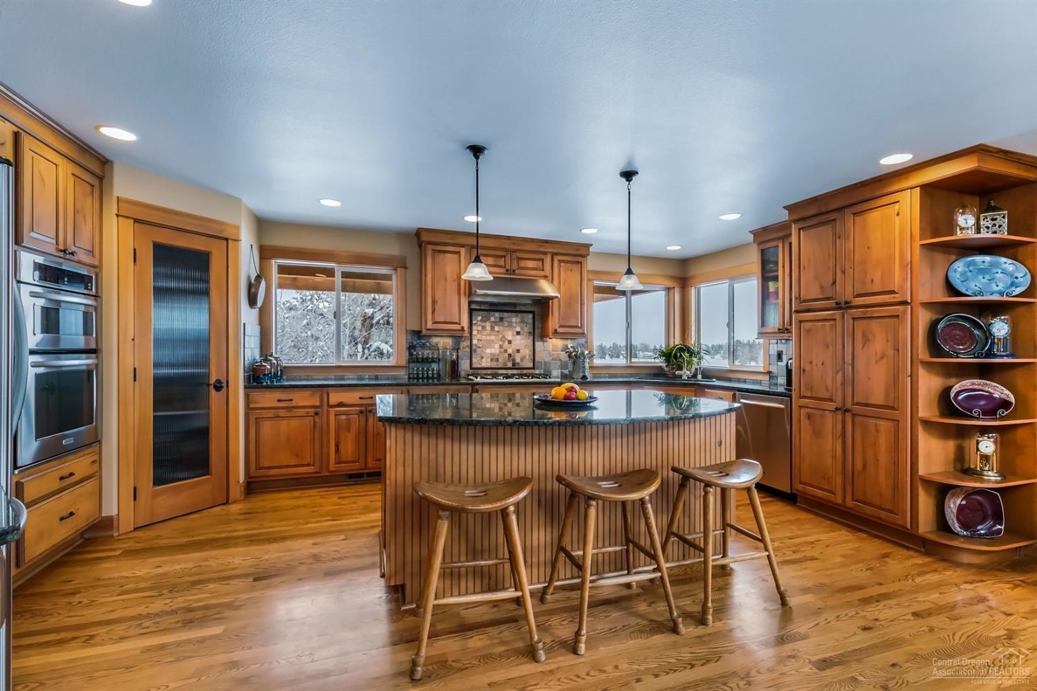 19370 Dayton Road Bend, OR 97703 - Photo 9 of 25 Additional Photo