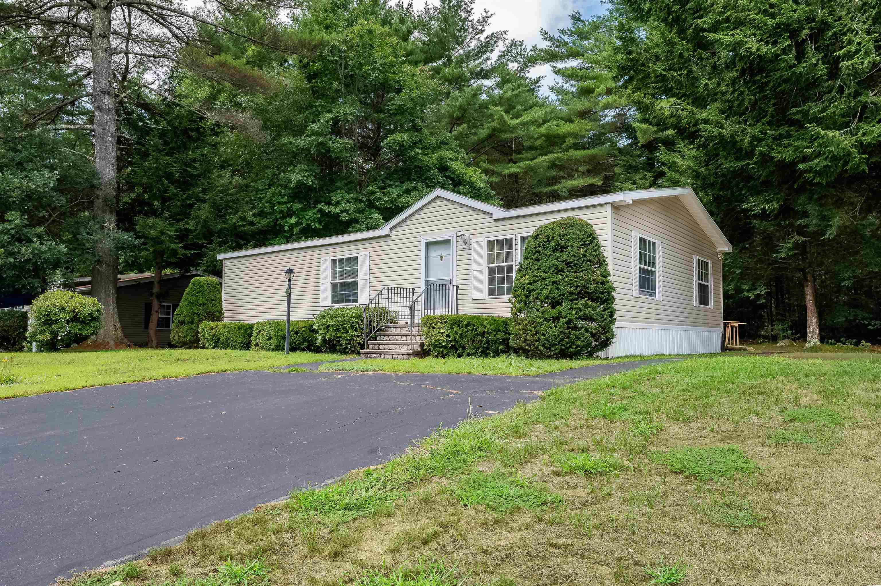 12 Murray Drive Rochester, NH 03868 - Photo 1 of 34