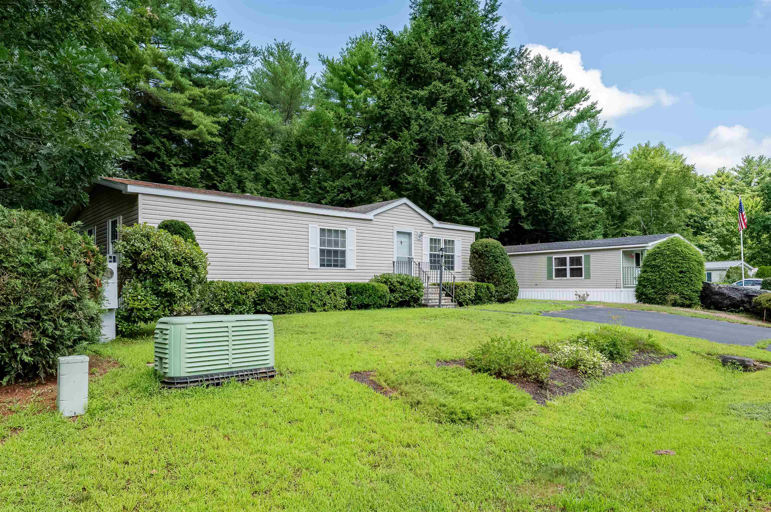 12 Murray Drive Rochester, NH 03868 - Photo 2 of 34