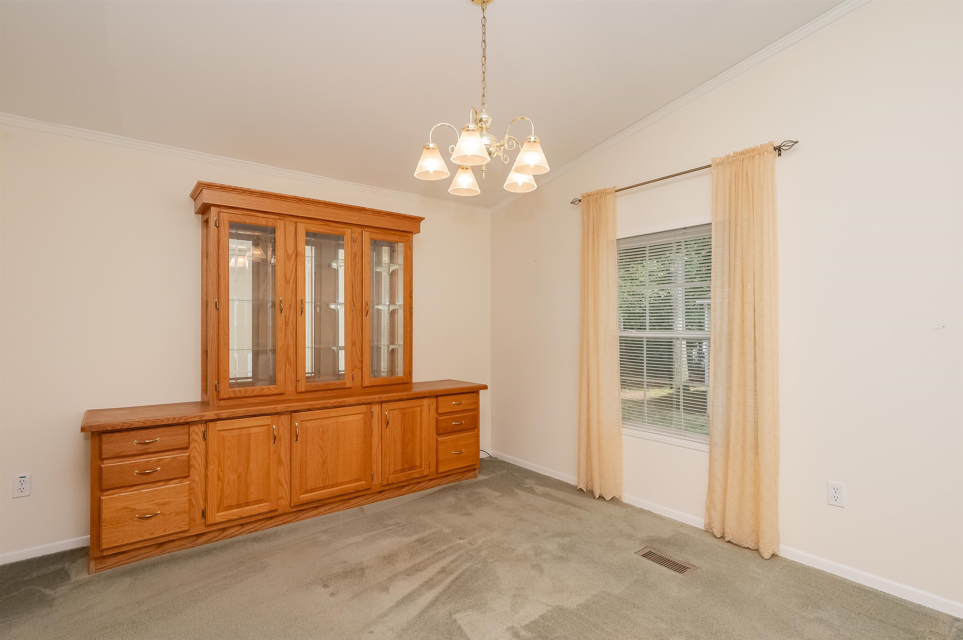 12 Murray Drive Rochester, NH 03868 - Photo 5 of 34