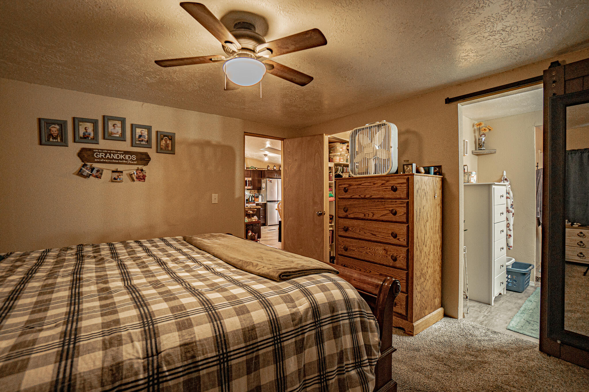 444 East Dutton Road Eagle Point, OR 97524 - Photo 28 of 40 Second Home Primary Room