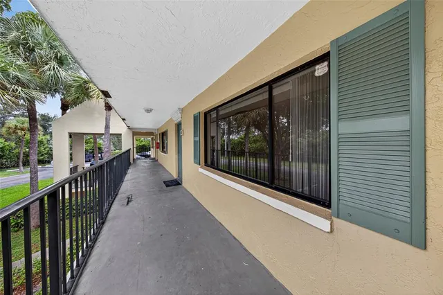 $1,990 | 913 Meadows Circle, Unit 913, Boynton Beach, FL 33436