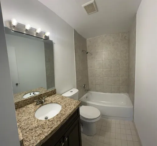 $1,990 | 913 Meadows Circle, Unit 913, Boynton Beach, FL 33436