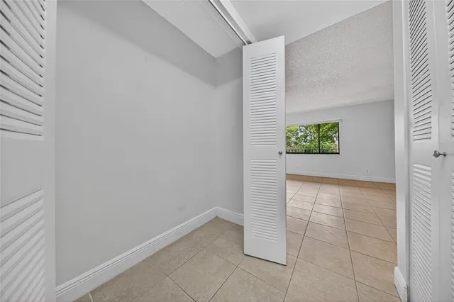 $1,990 | 913 Meadows Circle, Unit 913, Boynton Beach, FL 33436