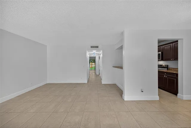 $1,990 | 913 Meadows Circle, Unit 913, Boynton Beach, FL 33436