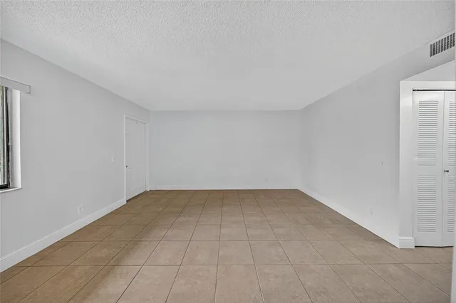 $1,990 | 913 Meadows Circle, Unit 913, Boynton Beach, FL 33436