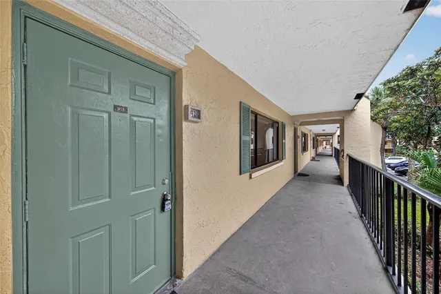 $1,990 | 913 Meadows Circle, Unit 913, Boynton Beach, FL 33436