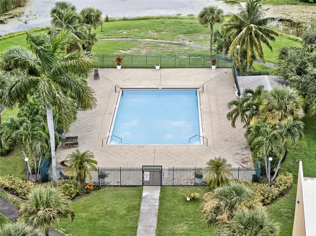 $1,990 | 913 Meadows Circle, Unit 913, Boynton Beach, FL 33436