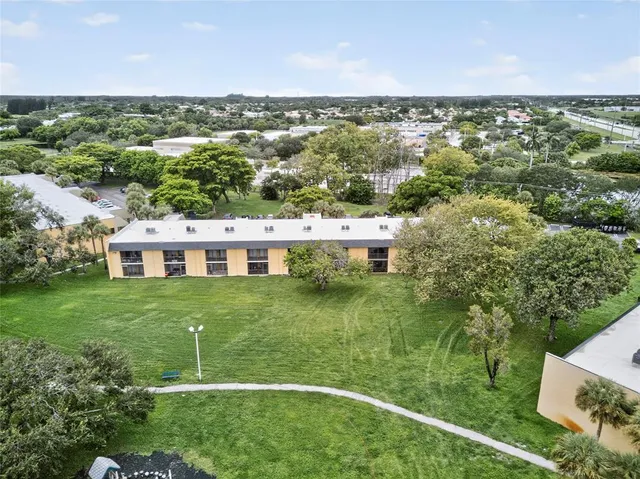 $1,990 | 913 Meadows Circle, Unit 913, Boynton Beach, FL 33436