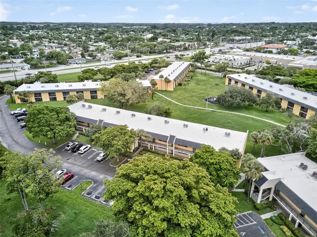 $1,990 | 913 Meadows Circle, Unit 913, Boynton Beach, FL 33436