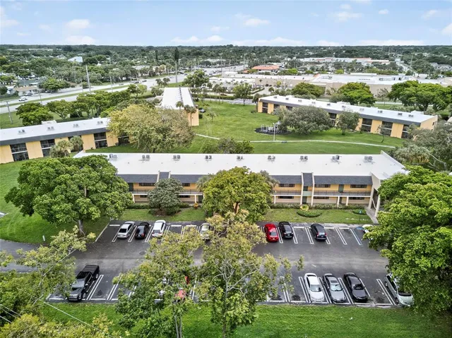 $1,990 | 913 Meadows Circle, Unit 913, Boynton Beach, FL 33436