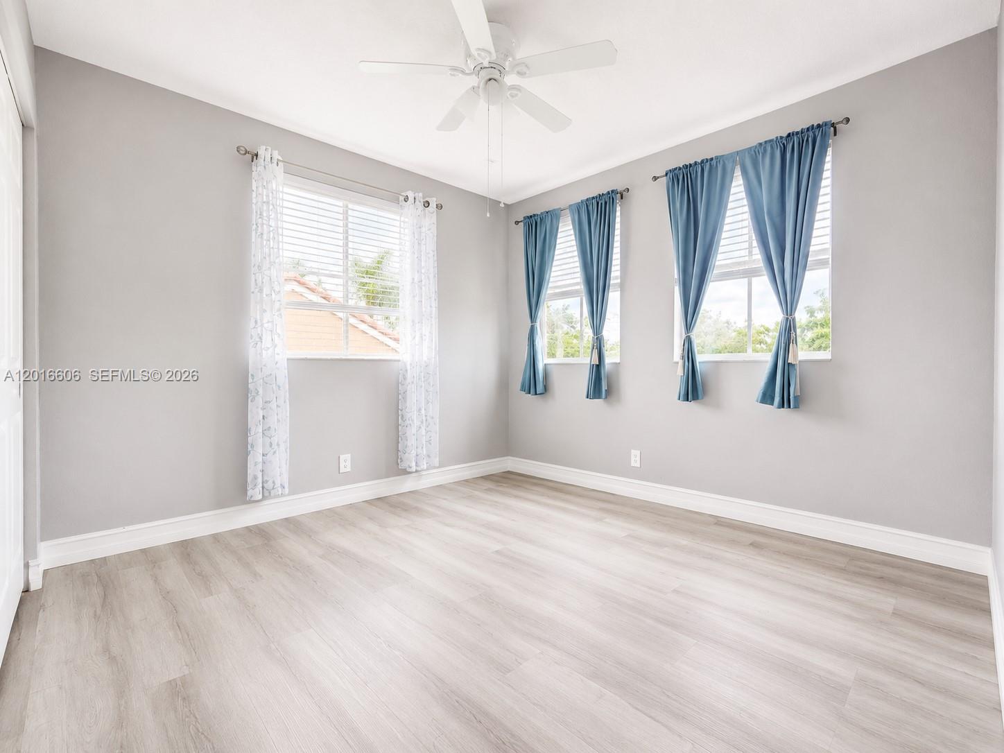 963 Falling Water Road Weston, FL 33326 - Photo 17 of 29