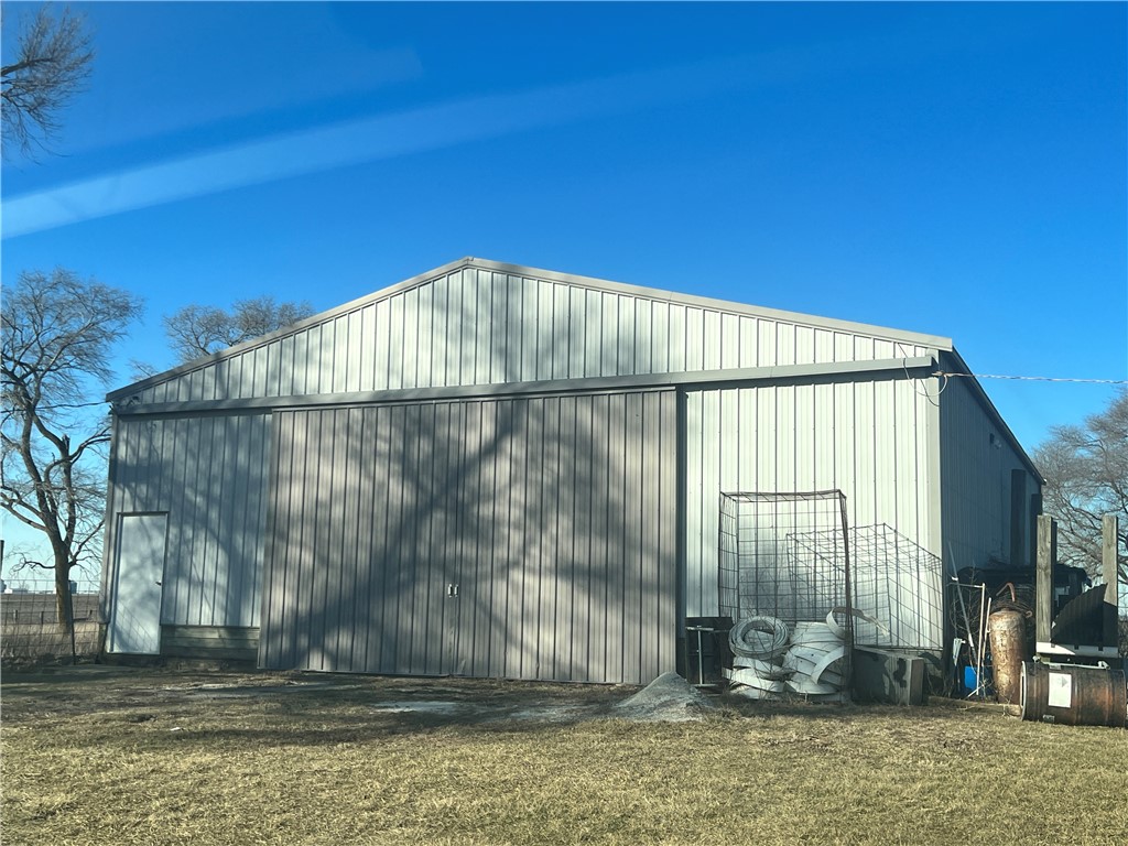 1756 East 100 North Road Hoopeston, IL 60942 - Photo 2 of 20