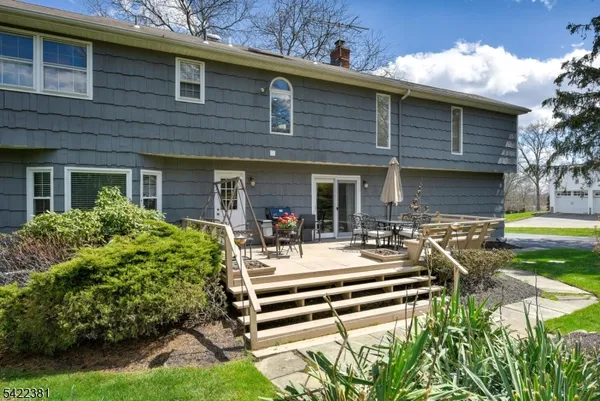 $939,900 | 15 Rockledge Terrace, Pequannock, NJ 07444