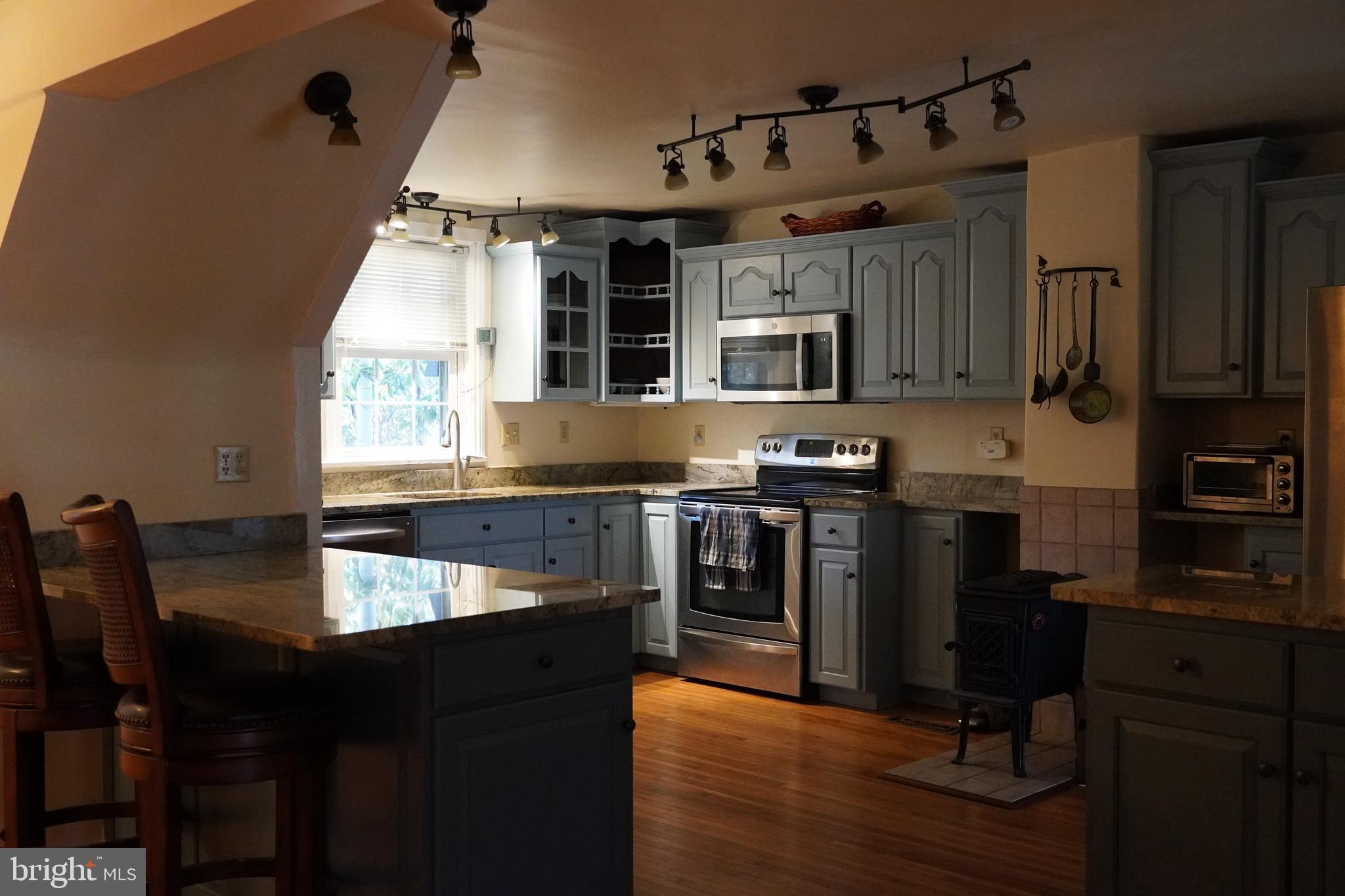 19403 Burnside Bridge Road Keedysville, MD 21756 - Photo 29 of 64 kitchen