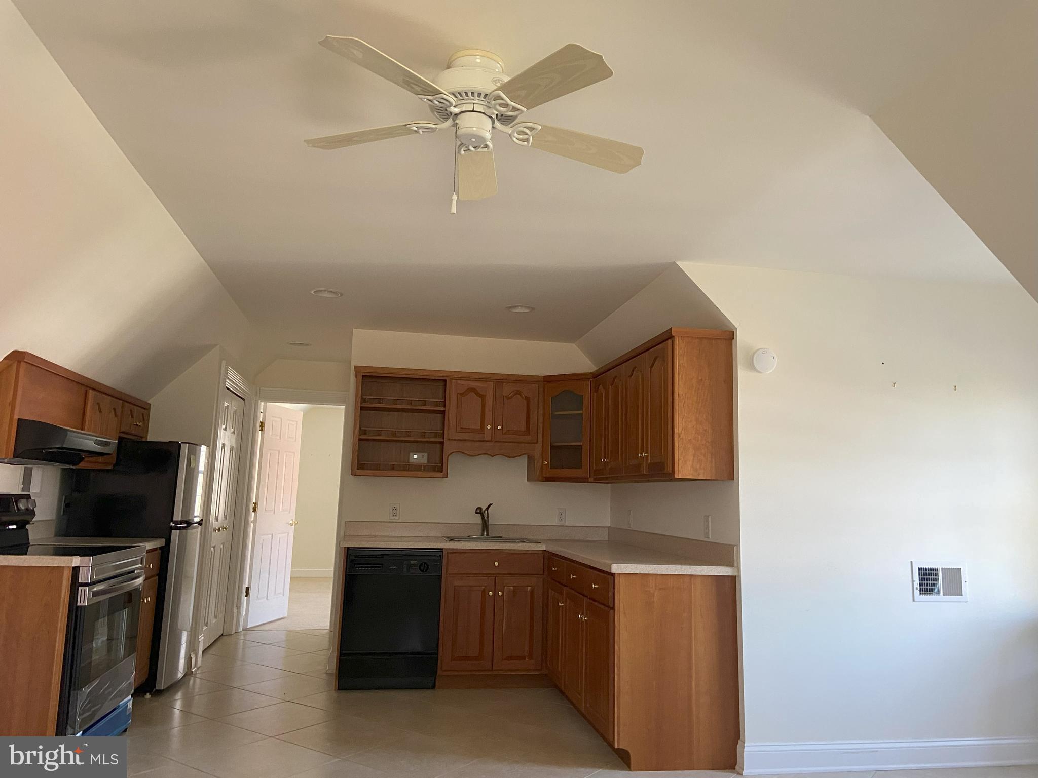 19403 Burnside Bridge Road Keedysville, MD 21756 - Photo 40 of 64 AptoverGarage