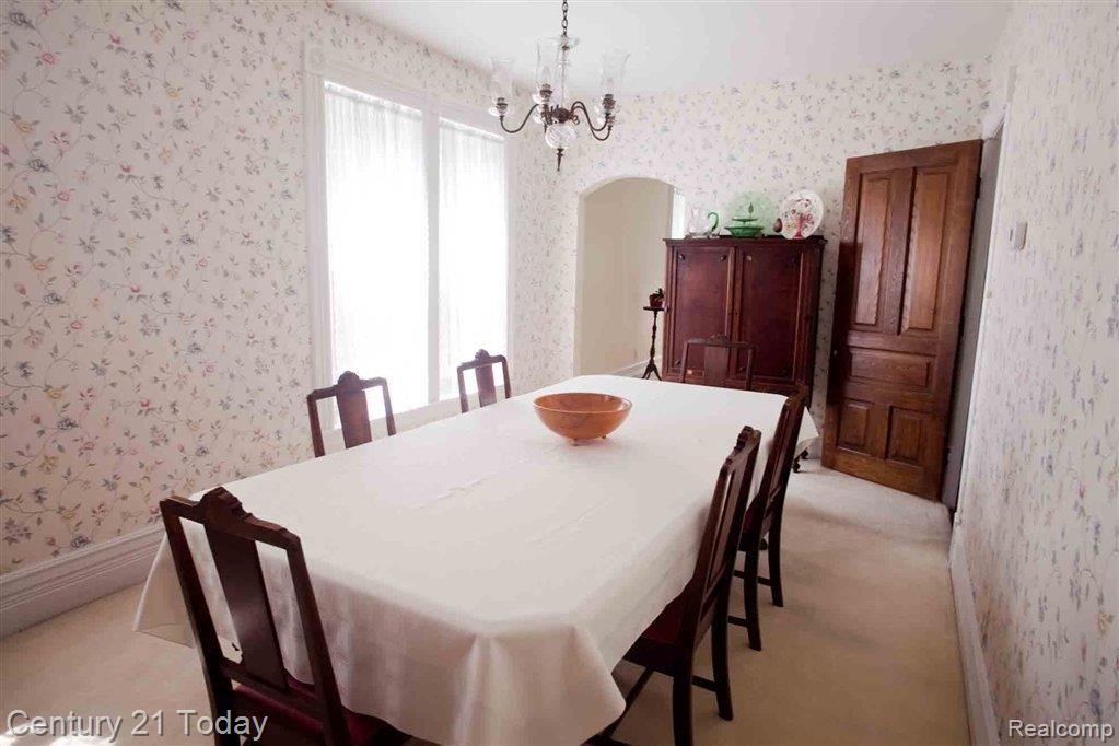 23080 Gill Road Farmington, MI 48335 - Photo 9 of 19 FORMAL DINING ROOM.jpg