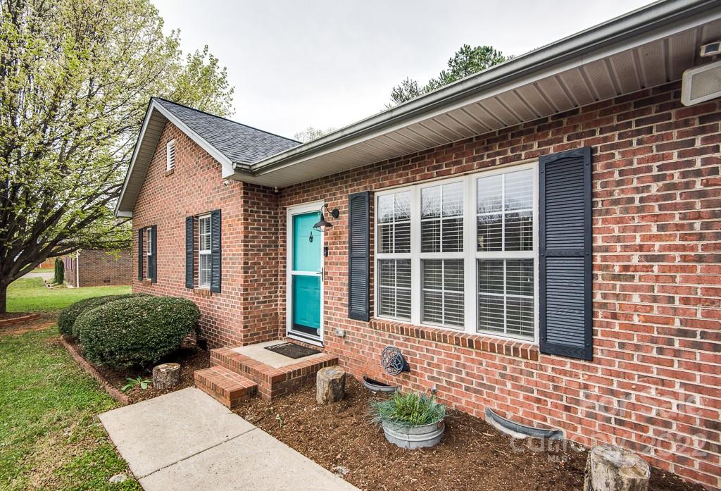 4928 Tumbling Creek Road Conover, NC 28613 - Photo 6 of 37 Gallery Image 6