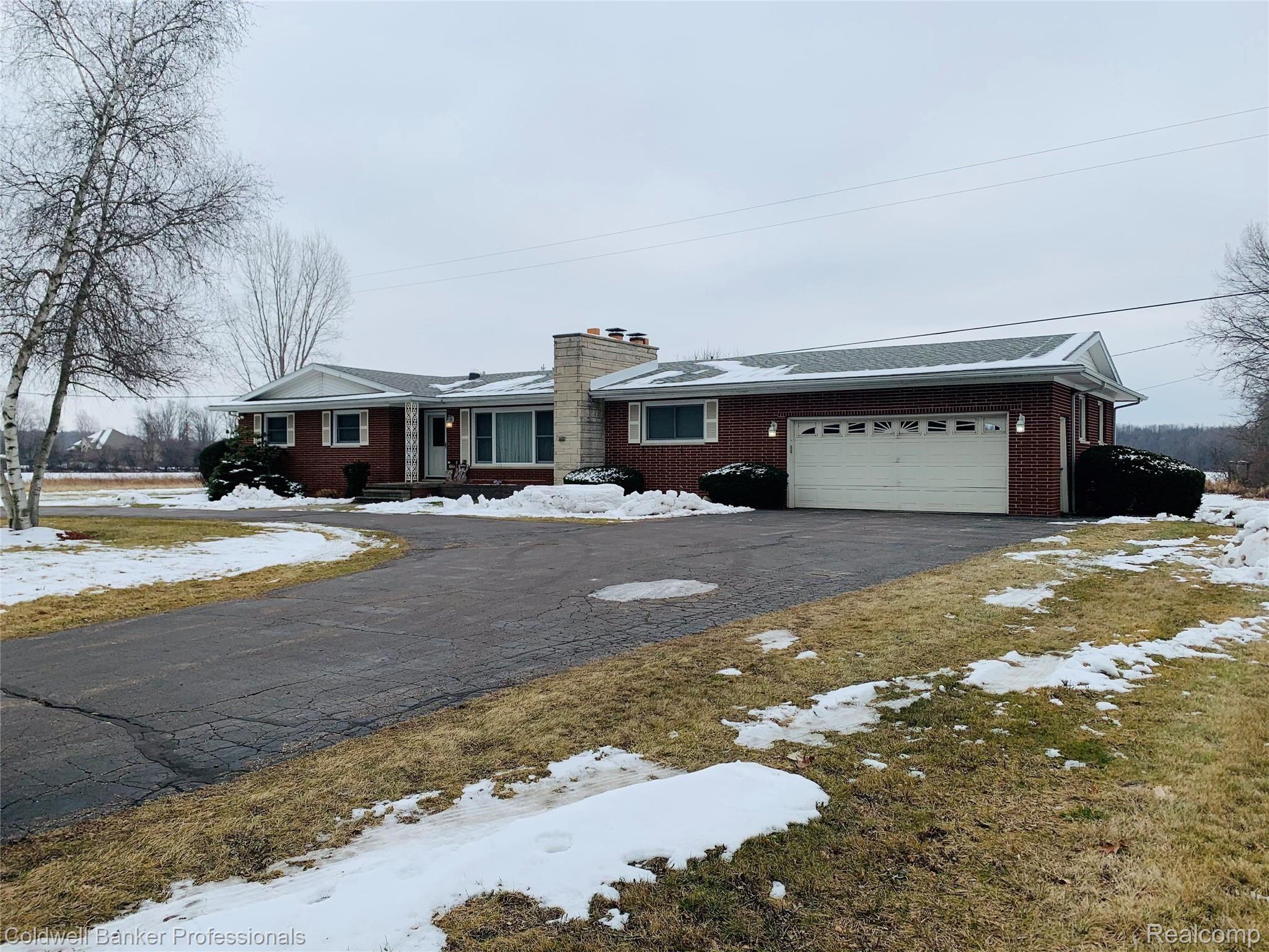 1522 Vernor Road Lapeer, MI 48446 - Photo 1 of 34 F874F04D-9043-47E4-BB55-8422754CB5FA.jpeg